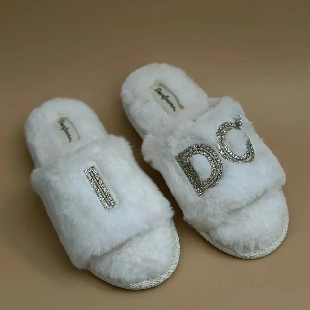 NWOT Women's I Do Slippers by Dearfoams White Size: 5-6 - Picture 1 of 4